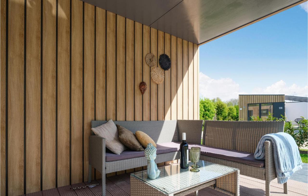 Nice Home In Heinkenszand With Sauna Екстериор снимка