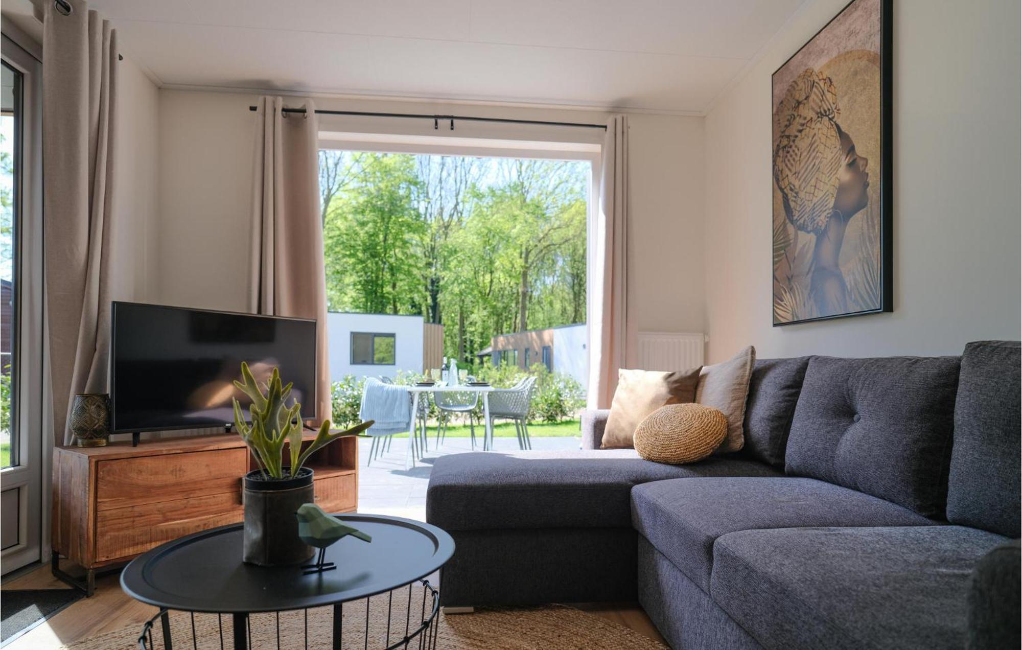 Nice Home In Heinkenszand With Sauna Екстериор снимка